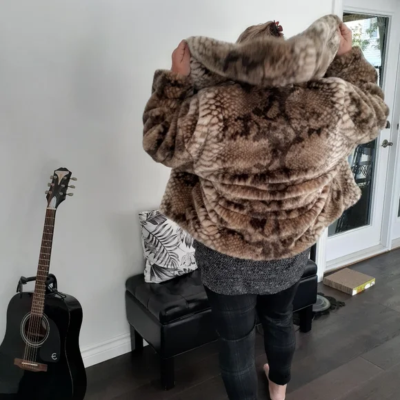 Winter jacket - Picture 4 of 10